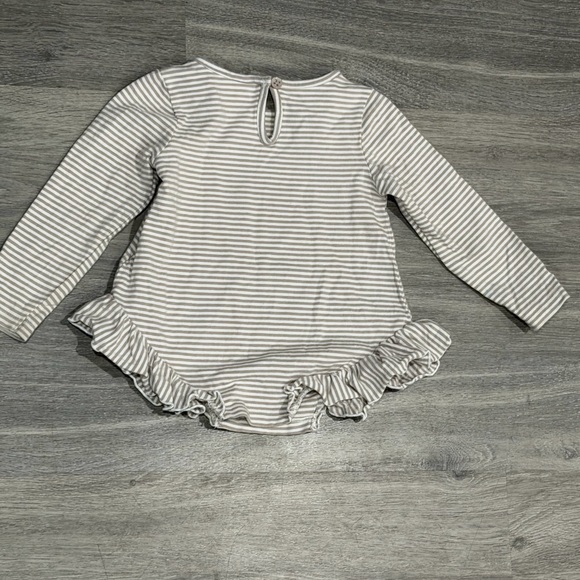 Savannah Gray and White Striped Ruffle Edge Top 18 Months - Picture 4 of 4